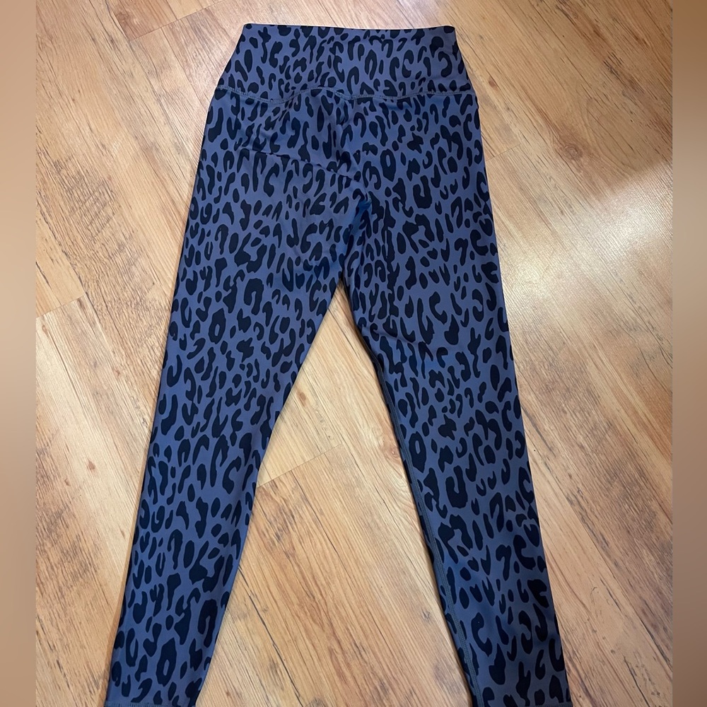 Carbon38 Navy and Black Leopard Print High-Rise Leggings